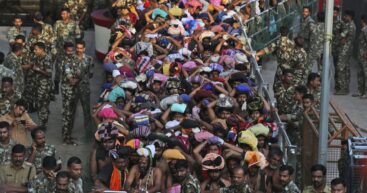 В Индии девять человек погибли в давке у храма