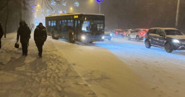 По всей Молдове проблемы на дорогах из-за снежных заносов