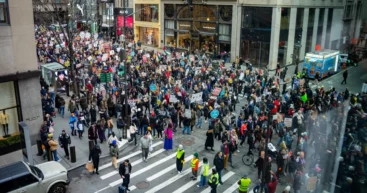 В Нью-Йорке 15 тысяч медсестёр устроили забастовку