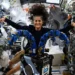 Застрявшая на 9 месяцев в МКС астронавтка уволилась из NASA (видео)
