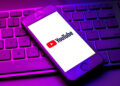 Слишком много политики? YouTube переключит вас на развлекаловку