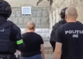 78 обысков, выломанные двери и два задержания – хроника вчерашней охоты силовиков на «избирательную коррупцию» (видео)