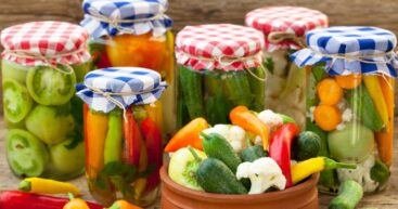 Сезон консервирования со вкусом инфляции: Закрутки в Молдове становятся роскошью?