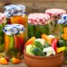 Сезон консервирования со вкусом инфляции: Закрутки в Молдове становятся роскошью?