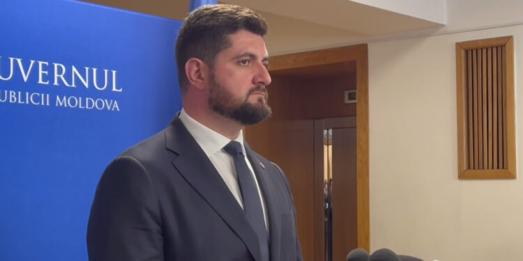 Мировые цены на нефть снизились: когда это почувствуют автомобилисты в Молдове?