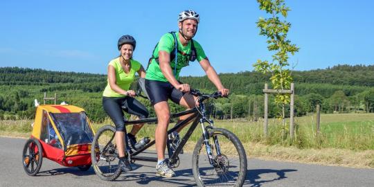 RS5244 441927 Velo Famille c FTLB P Willems scr