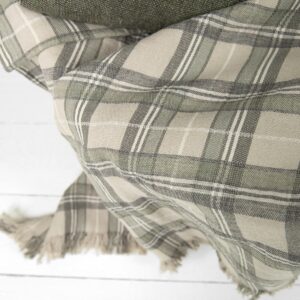 ROCCA Couverture beige 17 Beige checked linen cotton blanket close up view