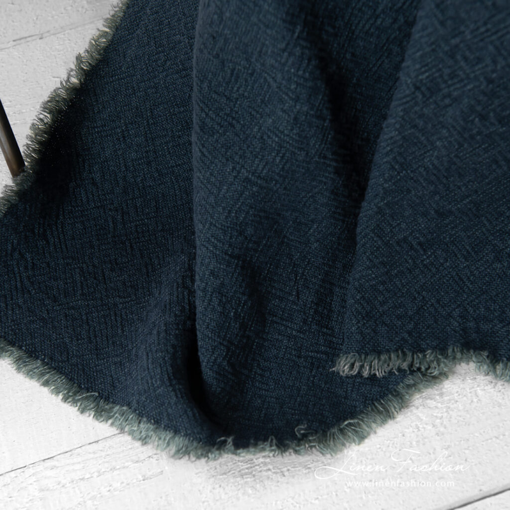 MAMBA Couverture bleu marine 4 linen navy blanket fringes around.