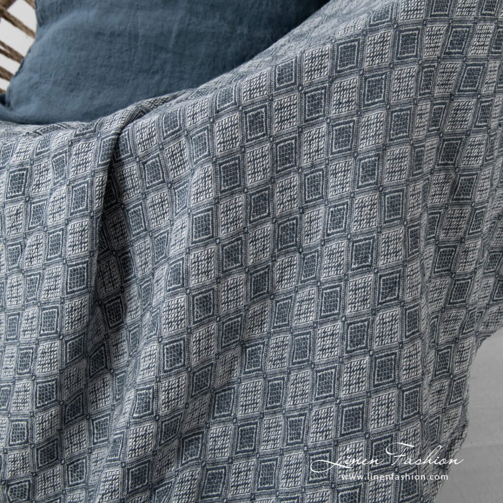 ALABAMA Couverture gris 2 linen blanket with rhombus, white with blue grey.