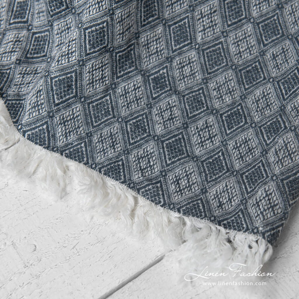 ALABAMA Couverture gris 4 linen blanket with rhombus, with fringes on short sides.