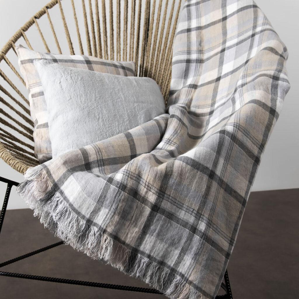 JARA Couverture gris 2 JARA grey linen blanket in checks