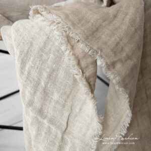 FARGO Couverture beige 14 Linen double side beige blanket with fringes around.