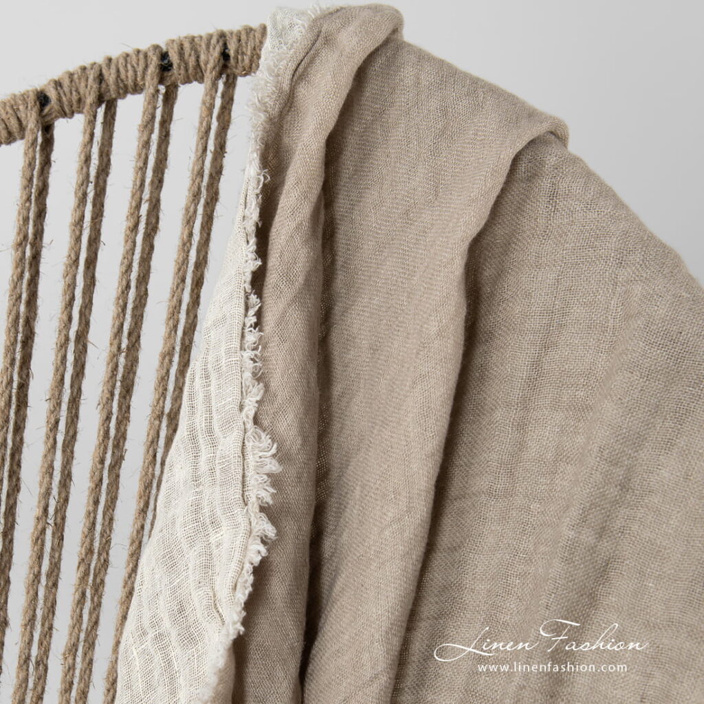 FARGO Couverture beige 3 Linen double side beige blanket, one side-cream, other-sand.