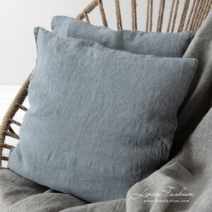MAMBA Couverture gris bleu 12 linen grey blue blanket with cushion cover from graffiti collection.