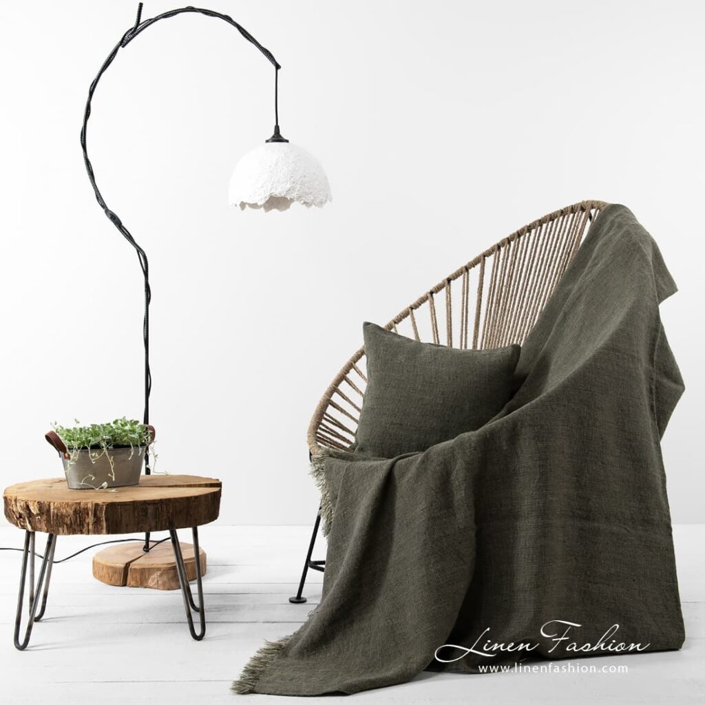 MOSSA Couverture vert 2 Moss green colour linen blanket