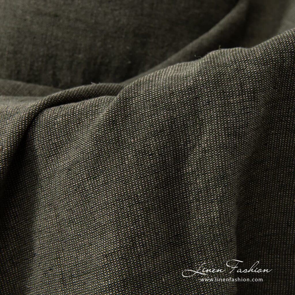 MOSSA Couverture vert 3 Pure linen blanket in moss green colour