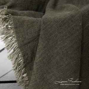 MOSSA Couverture vert 12 Green linen blanket with loose fringes