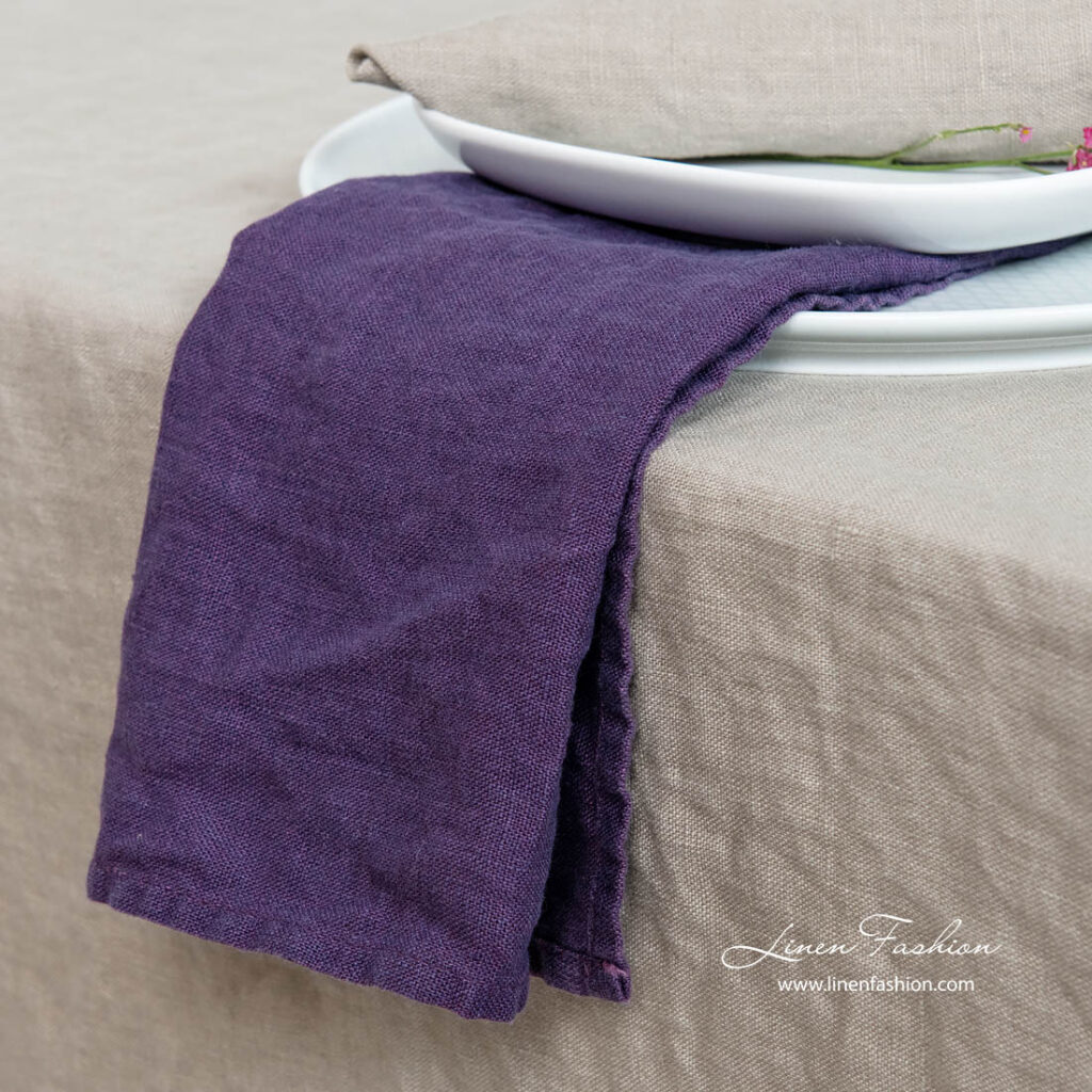 GAMMA Serviette de table violet 2 Purple linen napkin, washed
