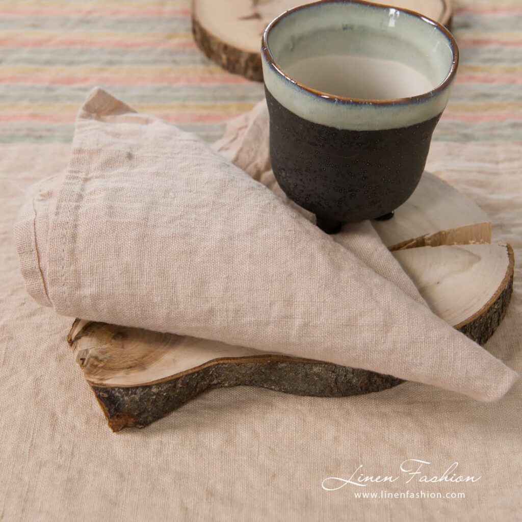 MEIZA Serviette de table brun 1 MEIZA brownish napkin.