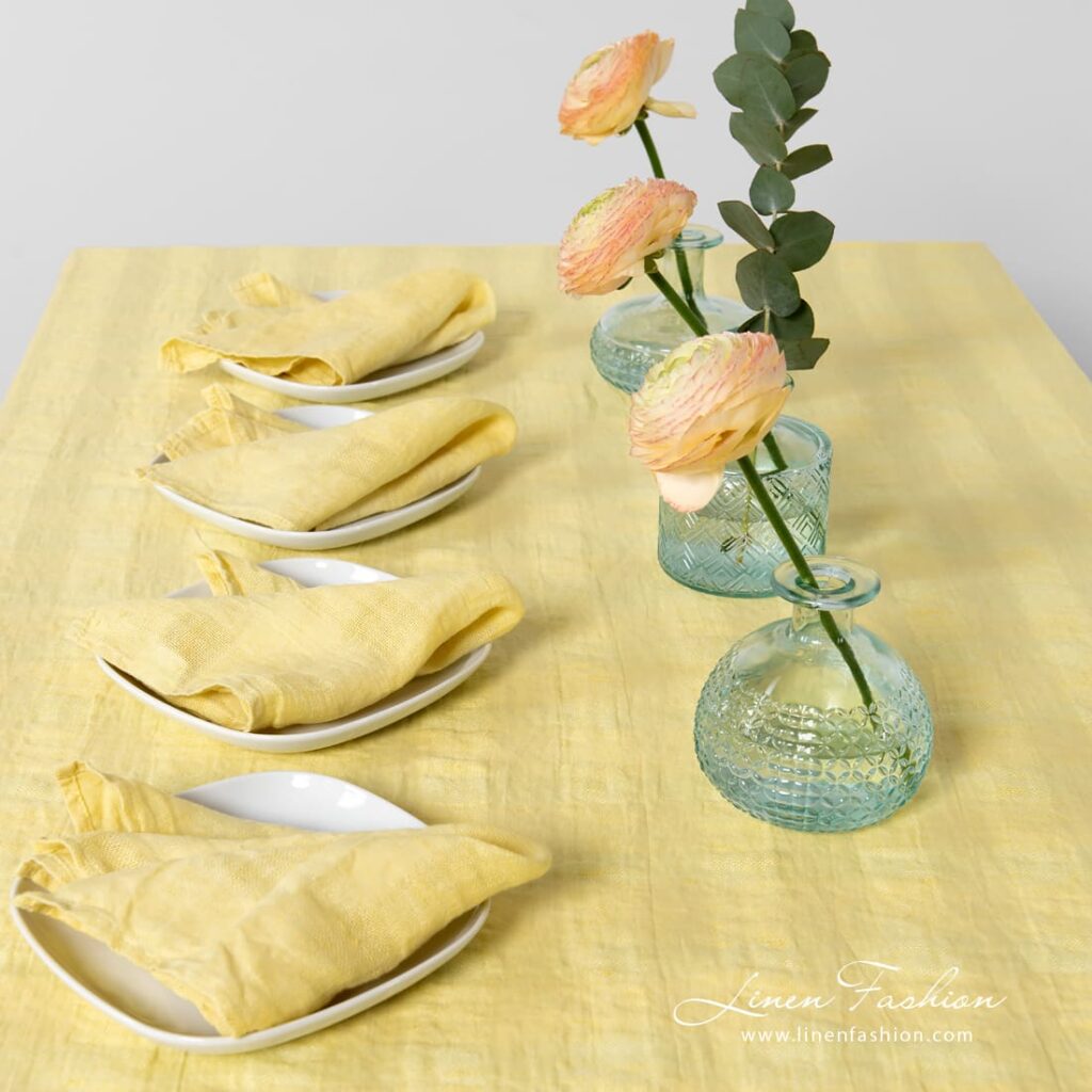 PORTO Serviette de table jaune 4 PORTO yellow linen tablecloth with matching napkins