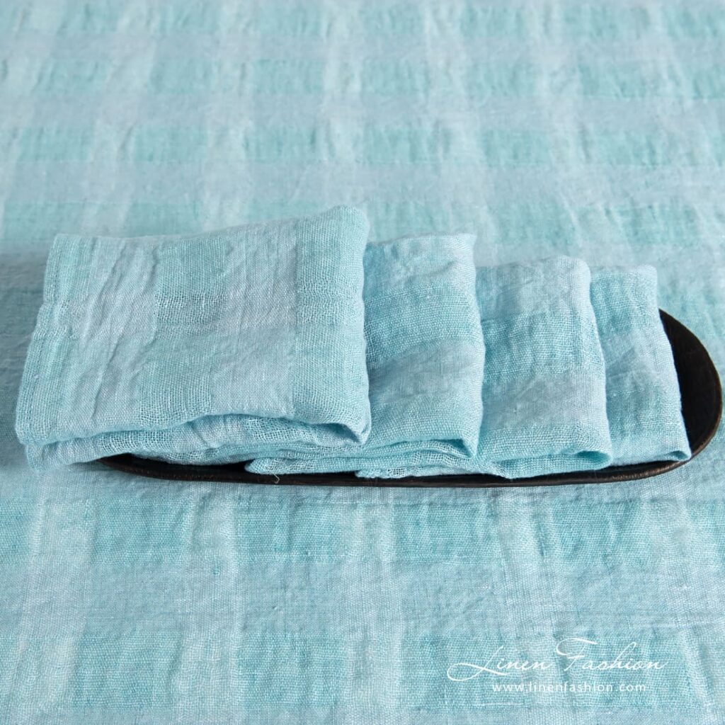 PORTO Serviette de table bleu clair 2 PORTO light blue linen napkin in transparent checks