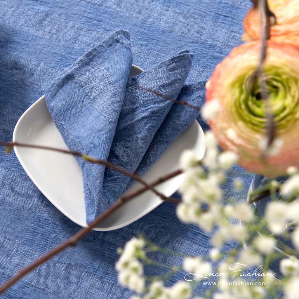 PORTO Serviette de table bleue 2 PORTO blue linen napkin in openweave checks