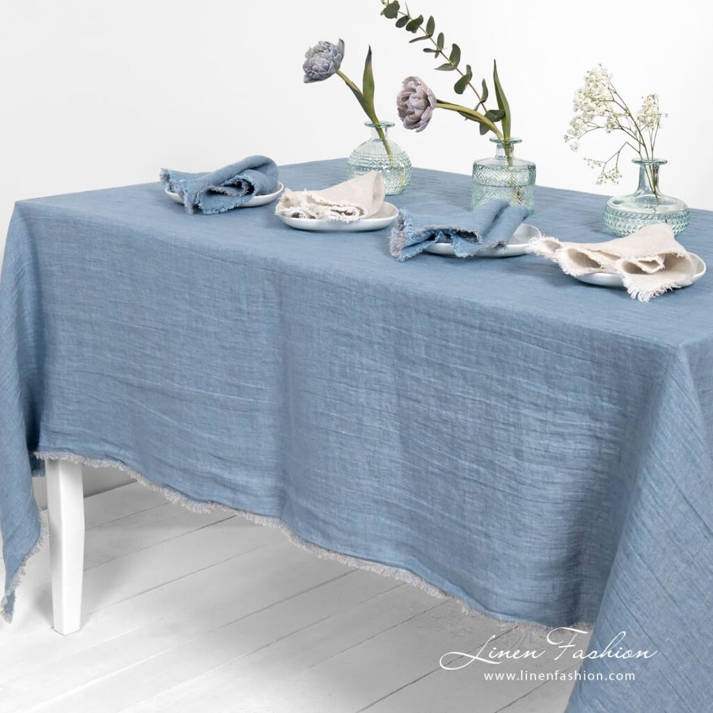 MANTIS Nappe bleue 2 MANTIS blue linen tablecloth