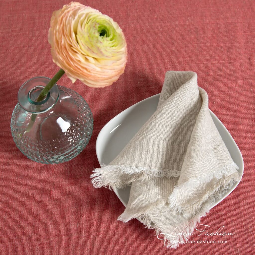 MANTIS Serviette de table beige 5 MANTIS light grey linen napkin with matching tablecloth