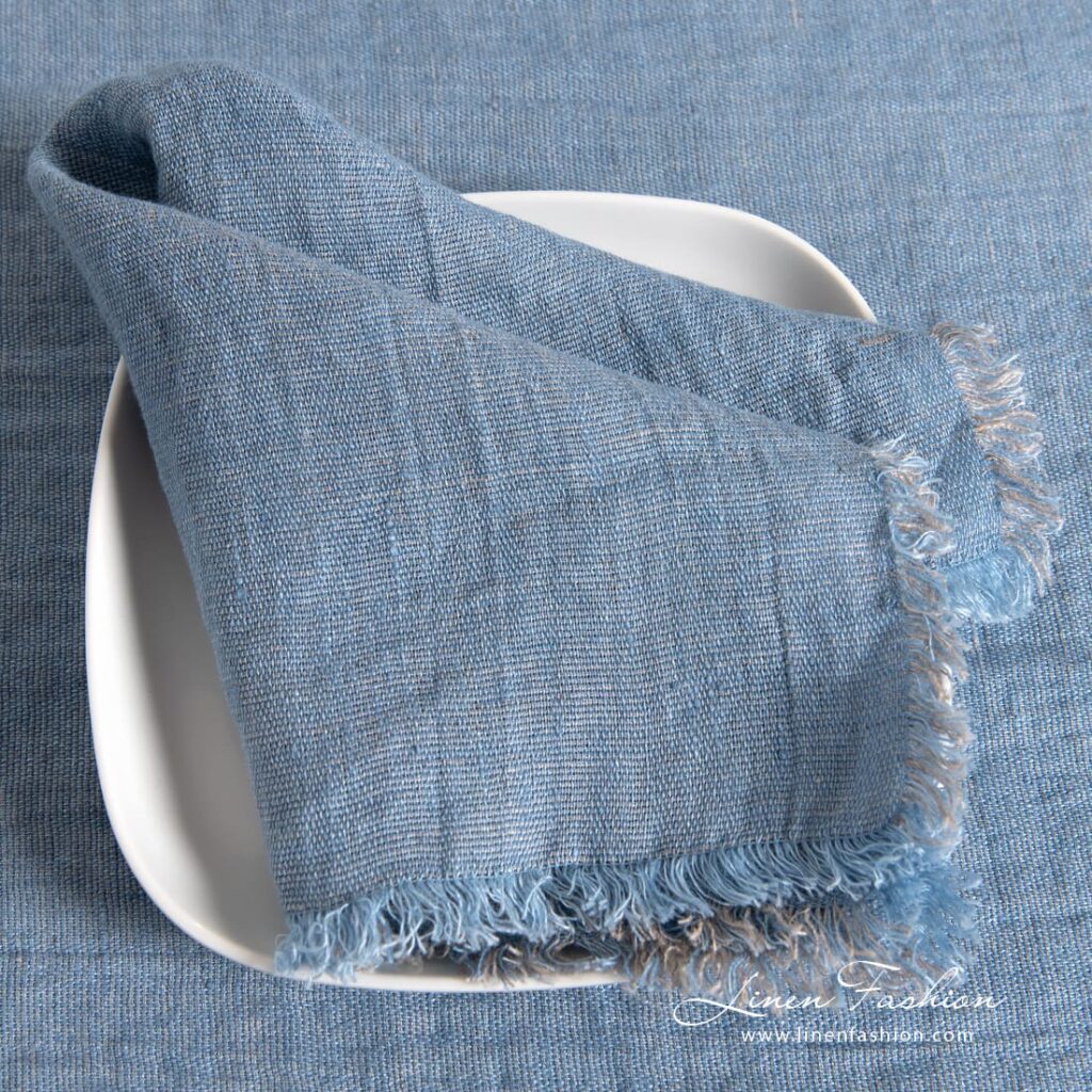 MANTIS Serviette de table bleue 1 MANTIS blue linen napkin