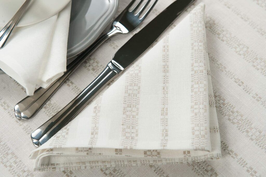 ORNA Serviette de table blanche 2 ORNA Serviette de table blanche – Image 2