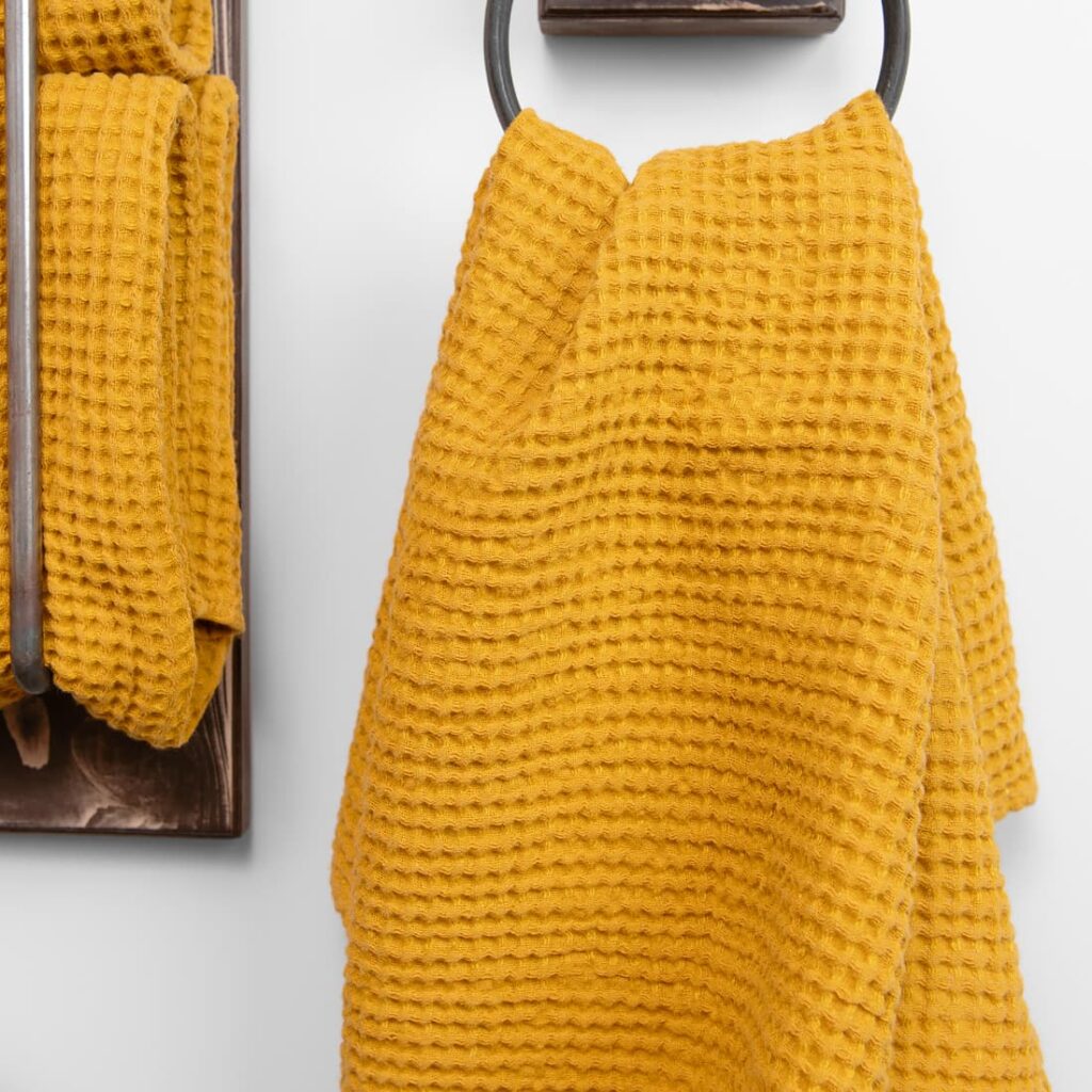 BINGO Drap de bain moutarde jaune 2 BINGO Drap de bain moutarde jaune – Image 2