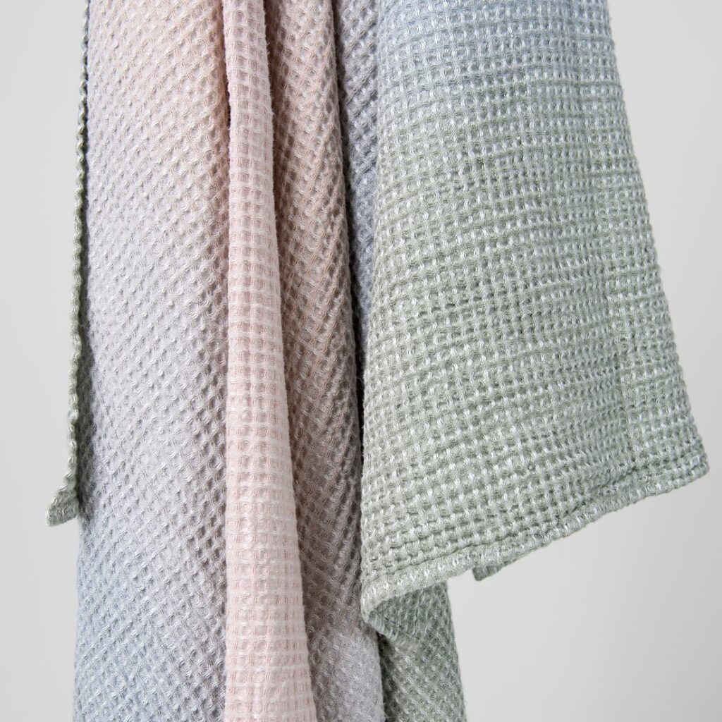 VITO Drap de bain gris rose 4 VITO Drap de bain gris rose – Image 4