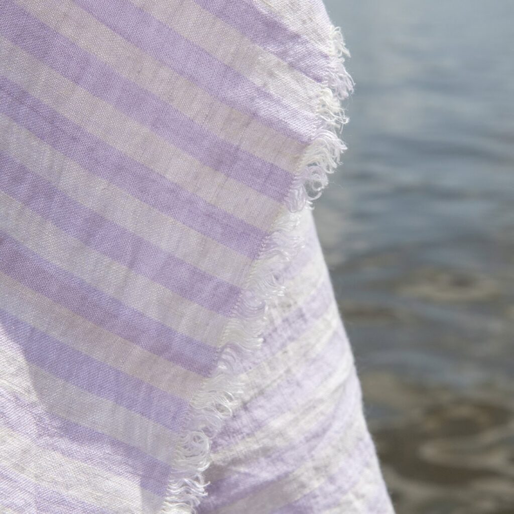 AMALFI Serviette de plage lilas 4 AMALFI Serviette de plage lilas – Image 4