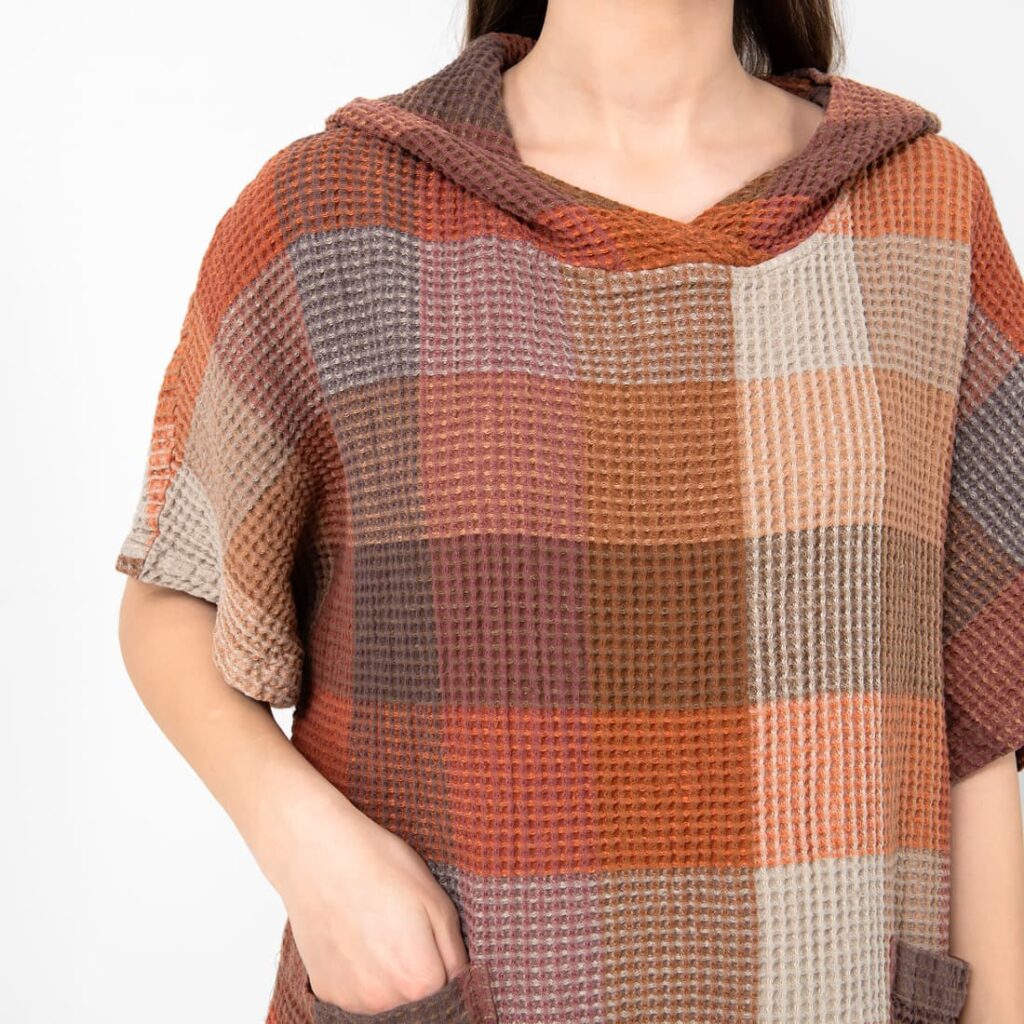 BINGO Poncho à carreaux marron 3 Brown linen poncho, checked waffle fabric