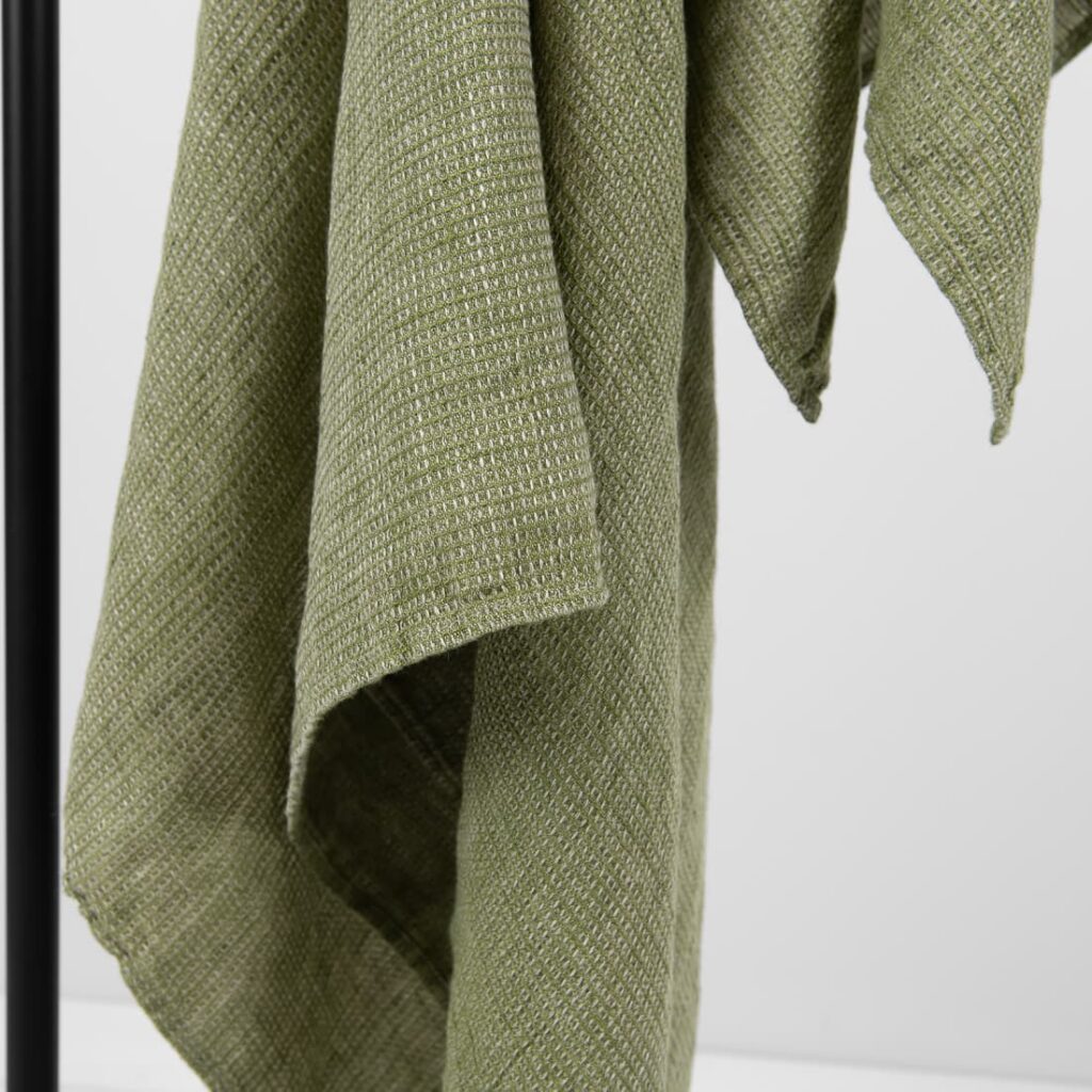 PURO Drap de bain vert mousse 3 PURO Drap de bain vert mousse – Image 3