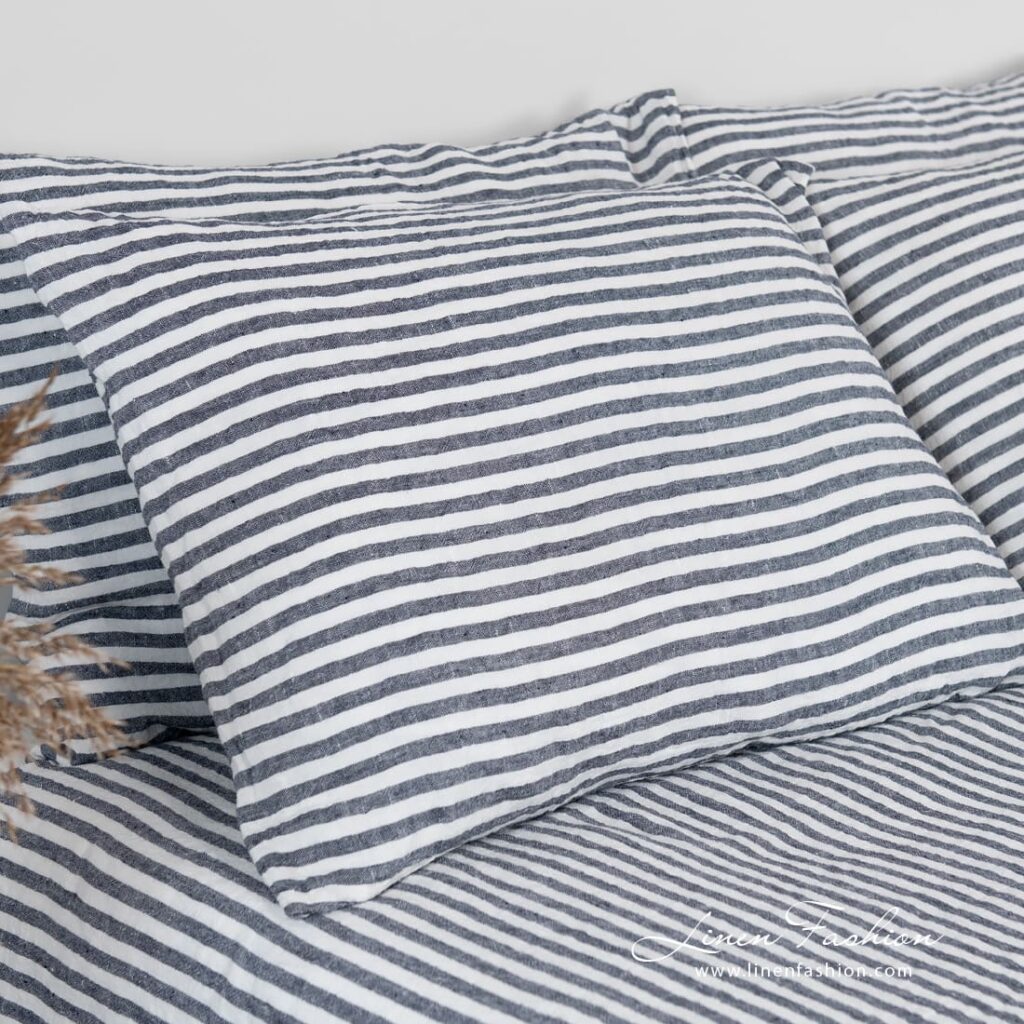 MALAGA Linge de lit 2 Linen bedset in dark blue and white stripes