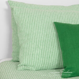 FROGA Linge de lit 18 bedlinen green stripes with pillow cases.