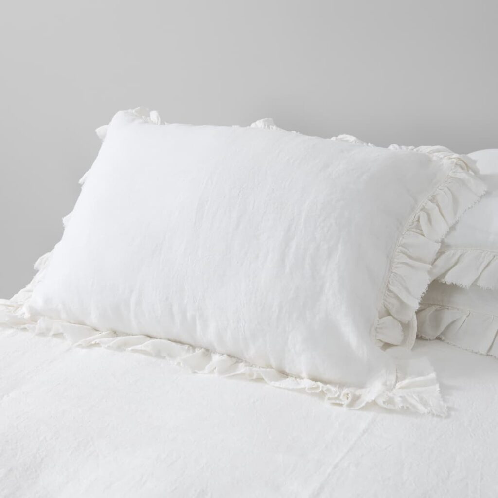PROVANCE Linge de lit blanc 11 off white linen pillow case 50x70cm.