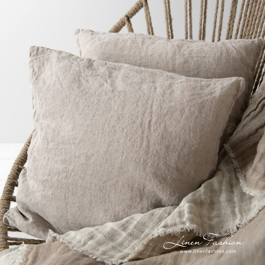 FARGO Couverture beige 5 Linen double side beige blanket with cushion cover from Lisa collection.