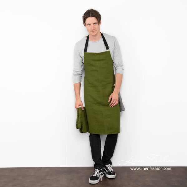 Linen apron in green, jazz.