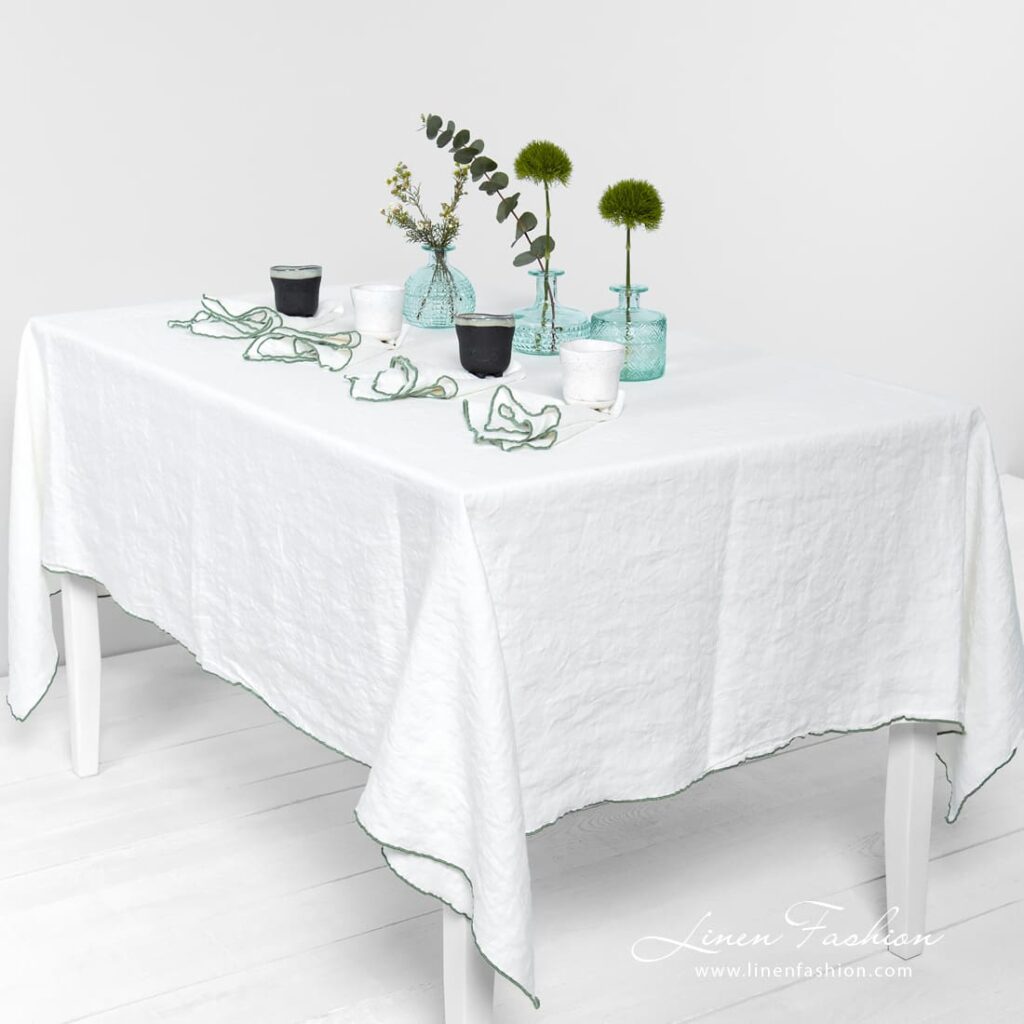 ARVO Nappe blanche avec bordure olivier 1 ARVO Nappe blanche avec bordure olivier