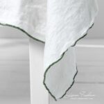 ARVO Nappe blanche avec bordure olivier