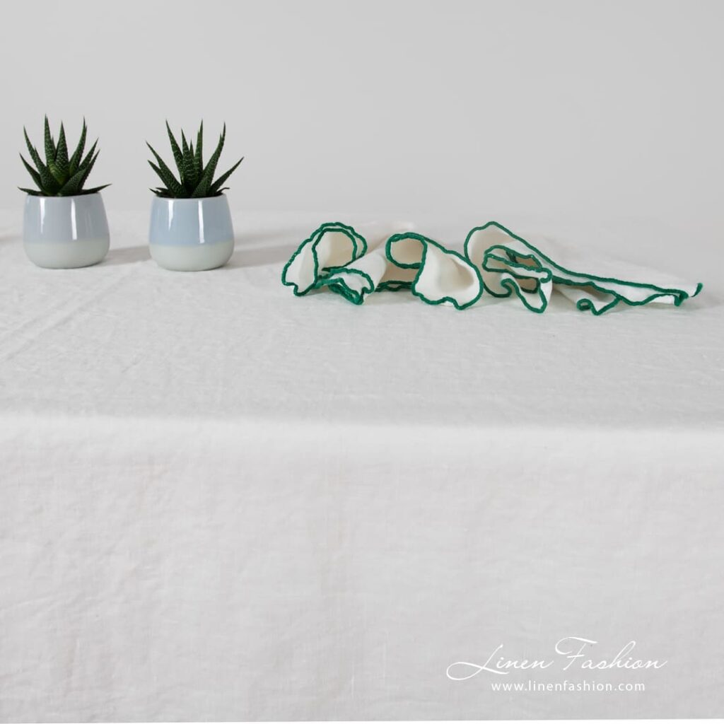 ARVO Nappe blanc cassé babylock vrai vert 3 ARVO Nappe blanc cassé babylock vrai vert – Image 3