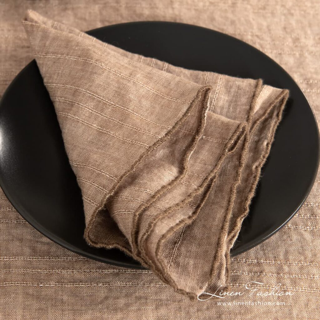 MACADAMIA Serviette de table brun 1 MACADAMIA brown napkin.
