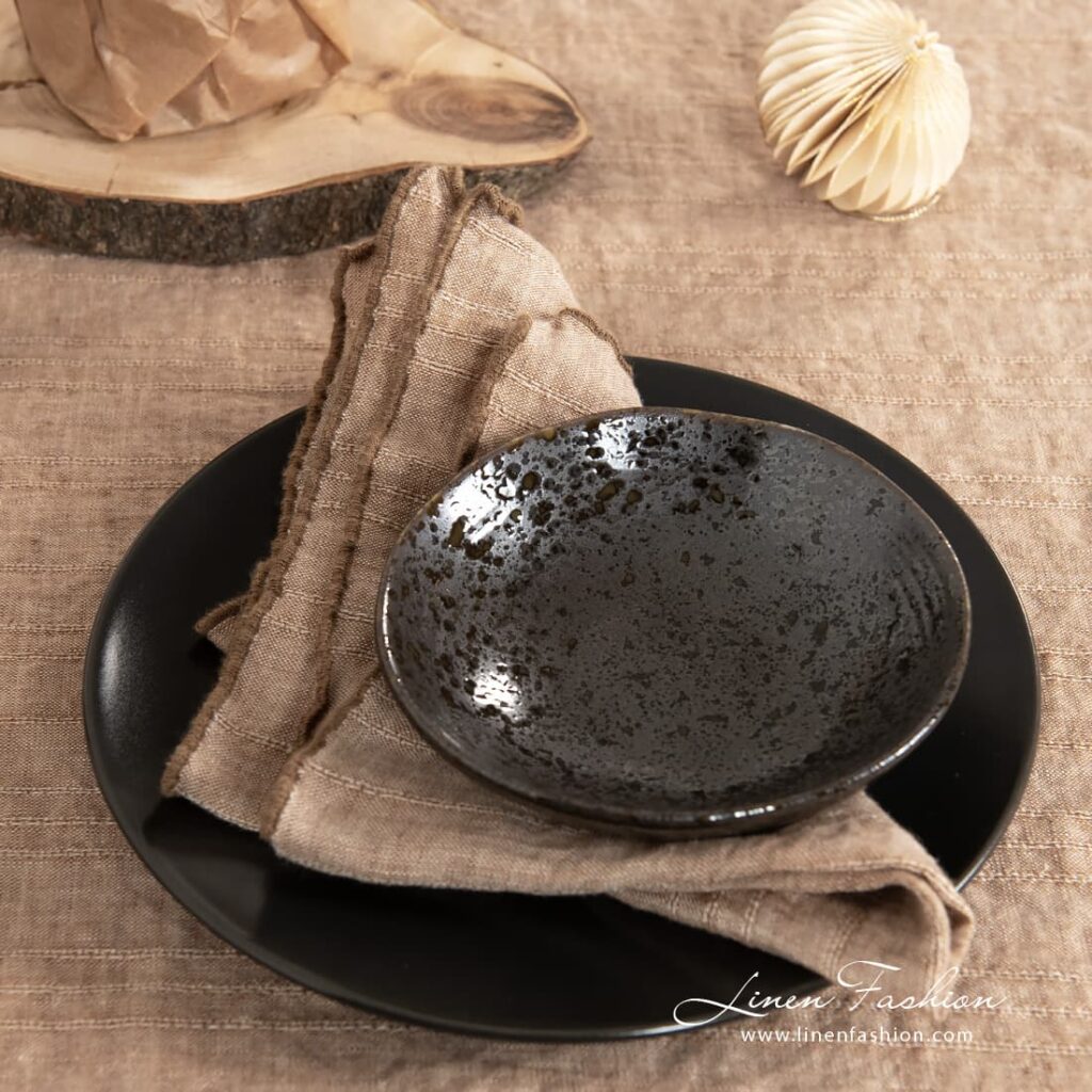 MACADAMIA Serviette de table brun 2 Brown napkin Macadamia.