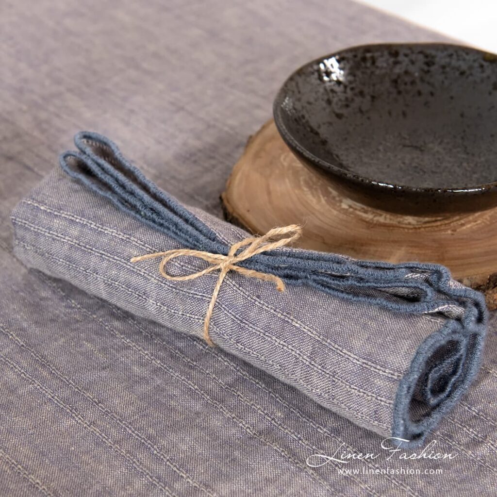 LOBELIA Serviette de table violet 2 Violet napkin.