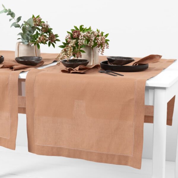 LUNA Chemin de table brun clair
