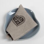 HARTY Serviette de table naturel avec broderie marron