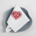 HARTY Serviette de table blanche avec broderie rouge