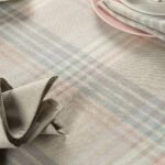 DELTA Chemin de table gris clair